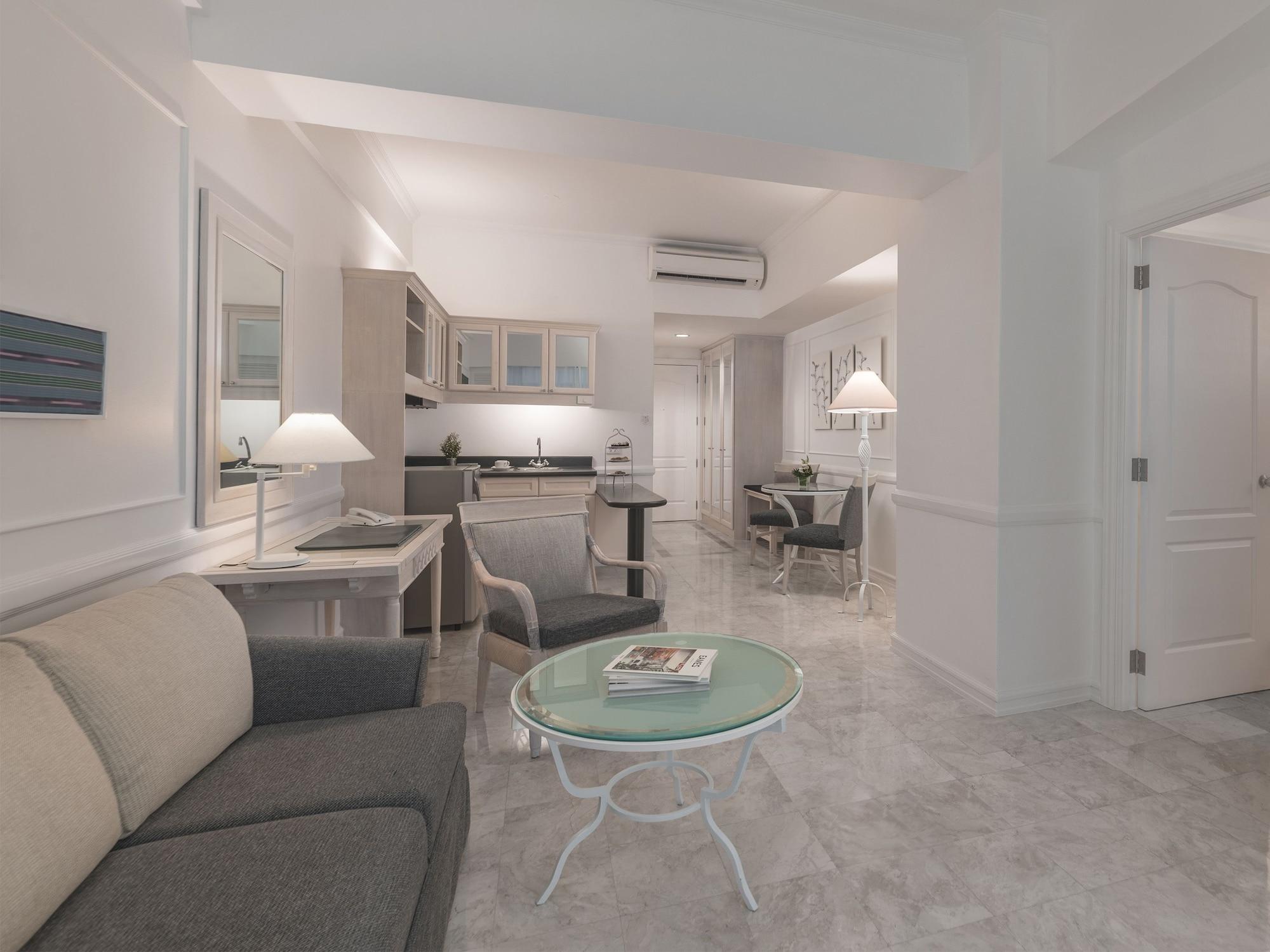 Vivere Hotel And Resorts Muntinlupa City Ngoại thất bức ảnh