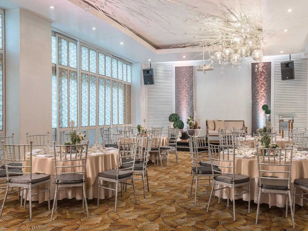 Vivere Hotel And Resorts Muntinlupa City Ngoại thất bức ảnh