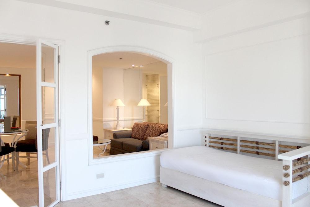 Vivere Hotel And Resorts Muntinlupa City Ngoại thất bức ảnh