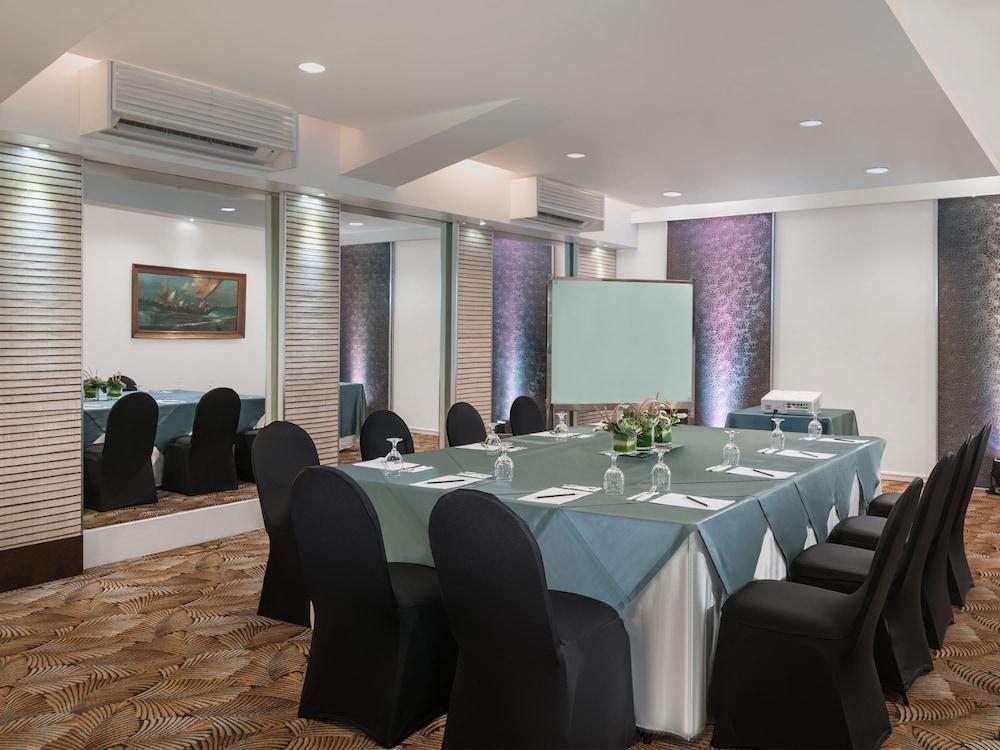 Vivere Hotel And Resorts Muntinlupa City Ngoại thất bức ảnh