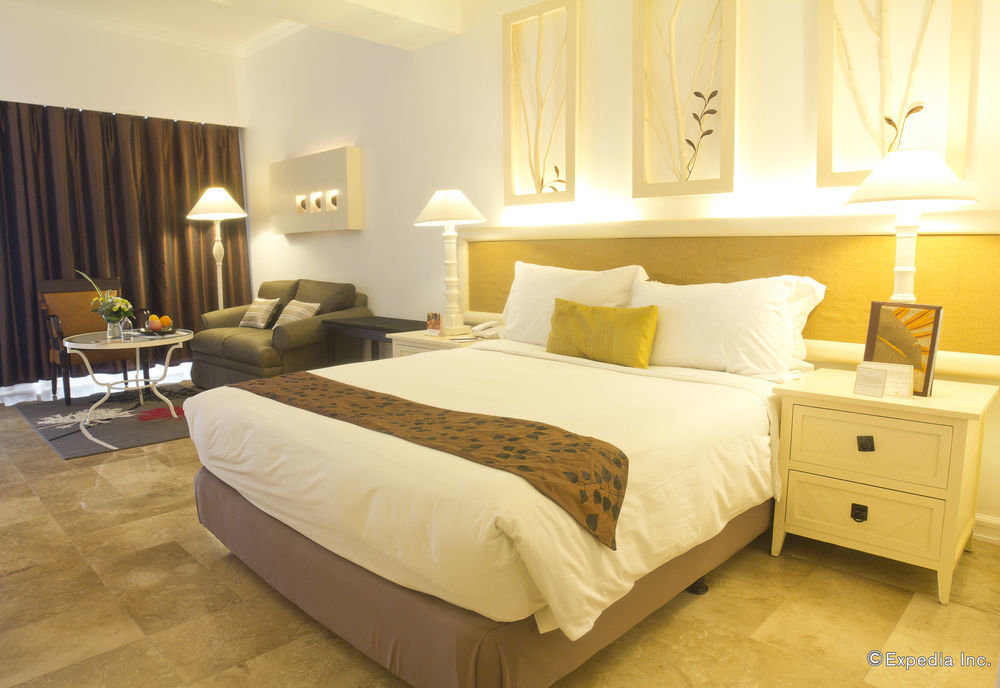 Vivere Hotel And Resorts Muntinlupa City Ngoại thất bức ảnh
