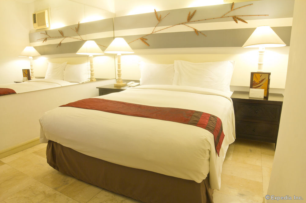 Vivere Hotel And Resorts Muntinlupa City Ngoại thất bức ảnh