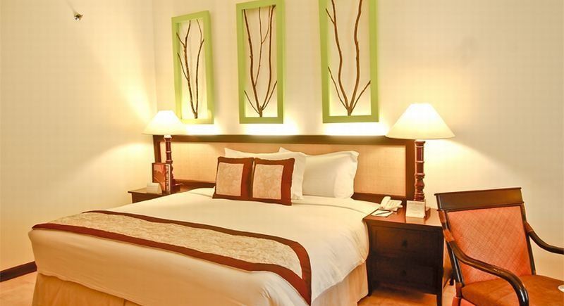 Vivere Hotel And Resorts Muntinlupa City Ngoại thất bức ảnh