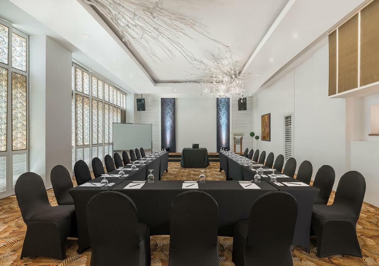 Vivere Hotel And Resorts Muntinlupa City Ngoại thất bức ảnh