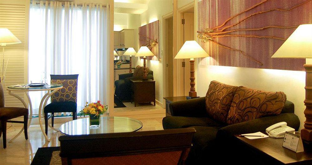 Vivere Hotel And Resorts Muntinlupa City Ngoại thất bức ảnh